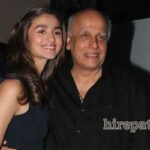 alia-bhatt-with-her-father-mahesh-bhatt