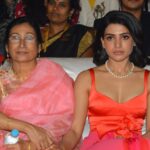 Samantha Ruth Prabhu with her mother ninette