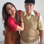 shriya-saran-with-her-father-pushpendra-saran